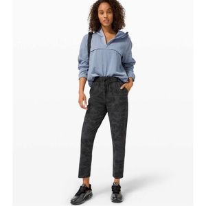 Lululemon Stretch High Rise Pants Incognito Camo Size 2 Luxtreme